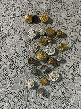 Vintage Metal Blazer Buttons Lot 22 Crest Heraldic Coat of Arms Gold Silver Tone